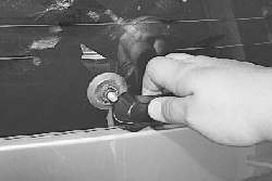 Замена моторедуктора стеклоочистителя окна двери задка