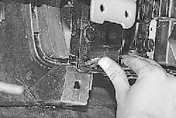 Снятие и установка переднего бампера и его бруса