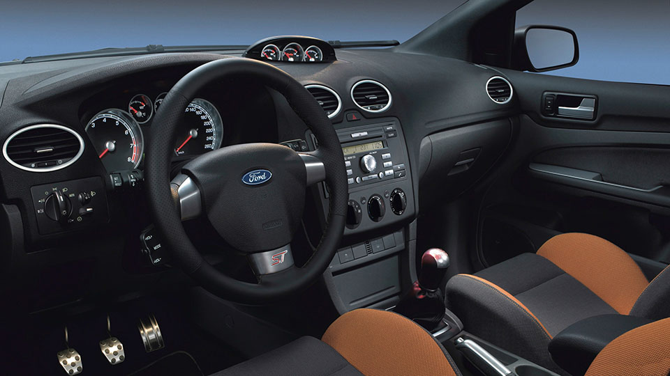 Ford Focus ST 2004-2008 салон